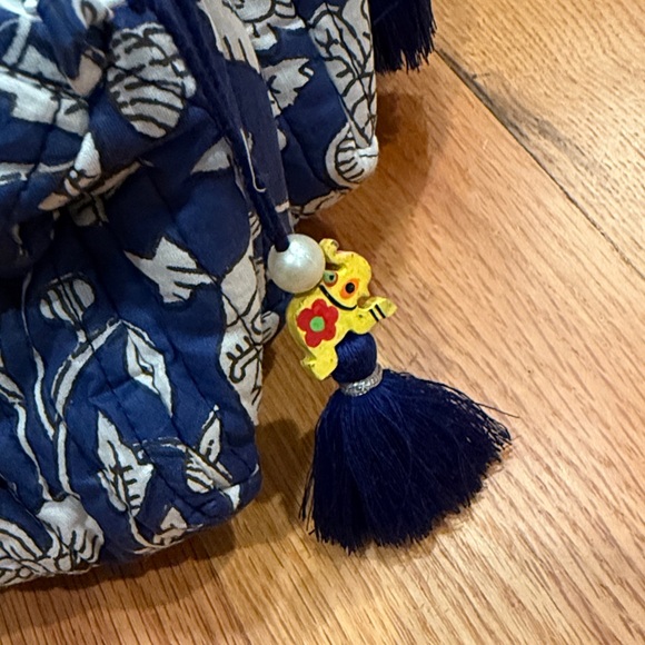 NWT set of 3 Saffron Marigold Quilted Cosmetic Bags - Picture 5 of 11